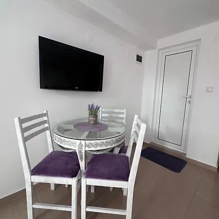 Appartement House Velevi